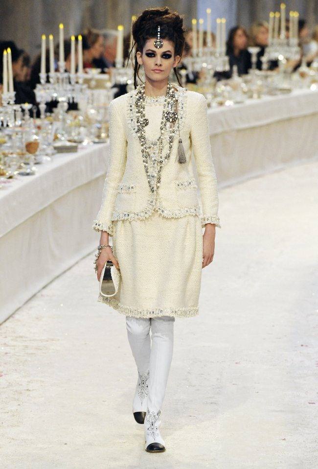 แฟชั่นแนวอินเดียสวยมาก RUNWAY: CHANEL PRE-FALL 2012 PARIS-BOMBAY COLLECTION