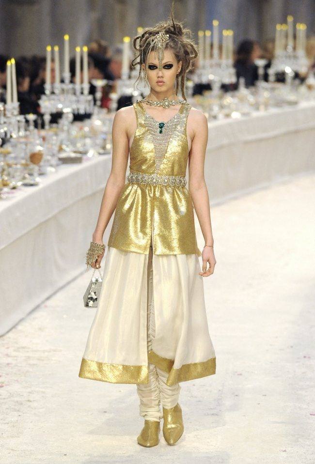แฟชั่นแนวอินเดียสวยมาก RUNWAY: CHANEL PRE-FALL 2012 PARIS-BOMBAY COLLECTION