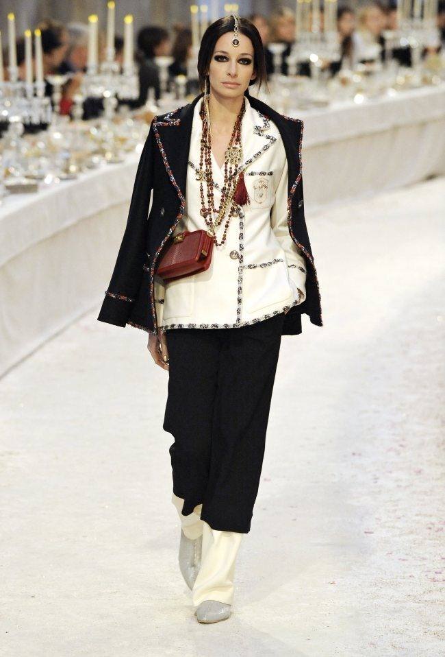 แฟชั่นแนวอินเดียสวยมาก RUNWAY: CHANEL PRE-FALL 2012 PARIS-BOMBAY COLLECTION
