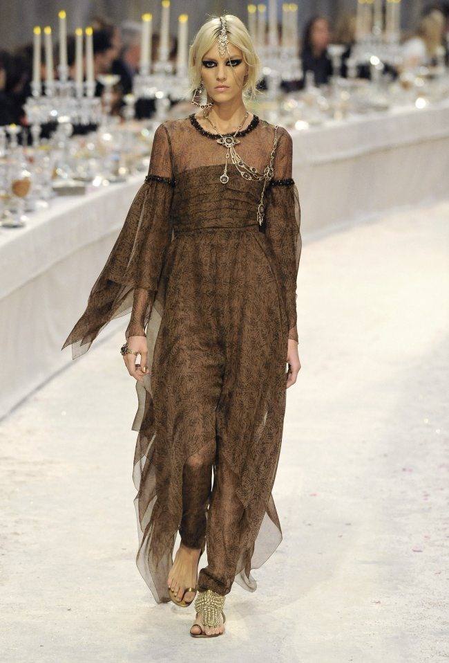 แฟชั่นแนวอินเดียสวยมาก RUNWAY: CHANEL PRE-FALL 2012 PARIS-BOMBAY COLLECTION