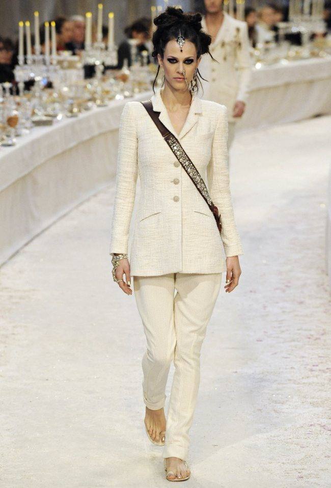 แฟชั่นแนวอินเดียสวยมาก RUNWAY: CHANEL PRE-FALL 2012 PARIS-BOMBAY COLLECTION