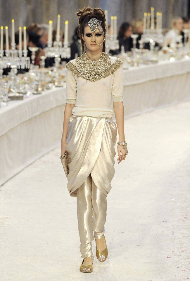แฟชั่นแนวอินเดียสวยมาก RUNWAY: CHANEL PRE-FALL 2012 PARIS-BOMBAY COLLECTION