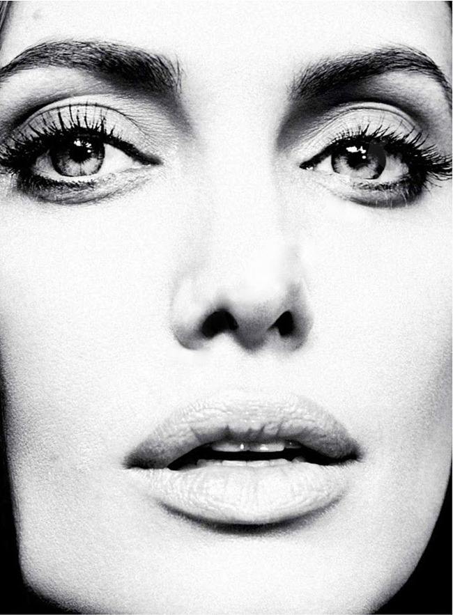 MARIE CLAIRE MAGAZINE: ANGELINA JOLIE IN "UNSTOPPABLE ANGELINA"