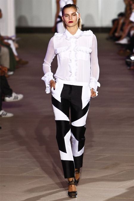NEW YORK FASHION WEEK: PRABAL GURUNG SPRING 2012
