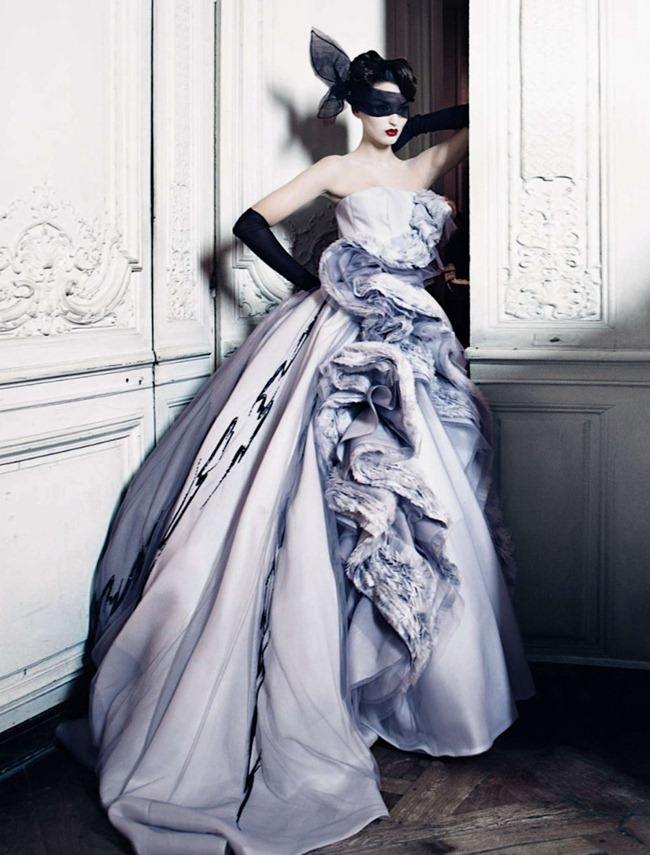 HARPER'S BAZAAR RUSSIA: DIOR HAUTE COUTURE BY PHOTOGRAPHER PATRICK DEMARCHELIER