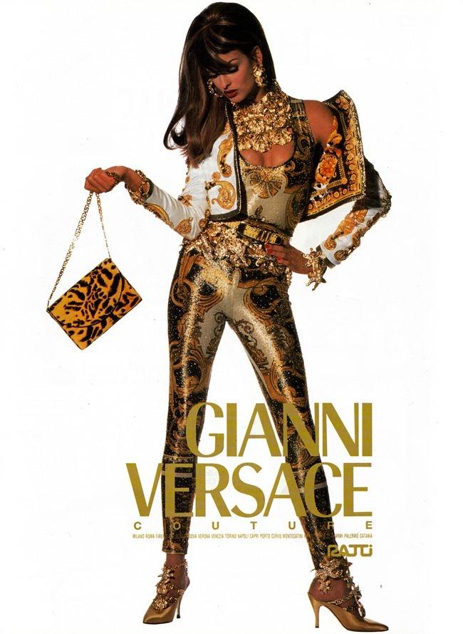 WE &hearts; VERSACE: LINDA EVANGELISTA FOR VERSACE SPRING 1992 BY PHOTOGRAPHER IRVING PENN