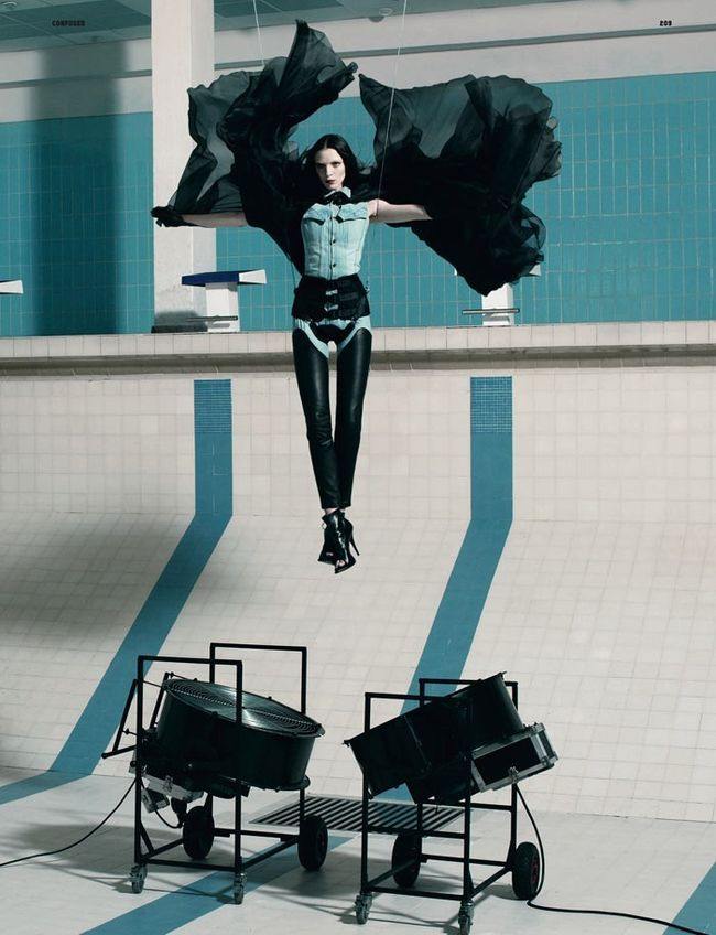 DAZED & CONFUSED MAGAZINE: MARIACARLA BOSCONO, SASKIA DE BRAUW & KASIA STRUSS IN "EXTASIS" BY PHOTOG