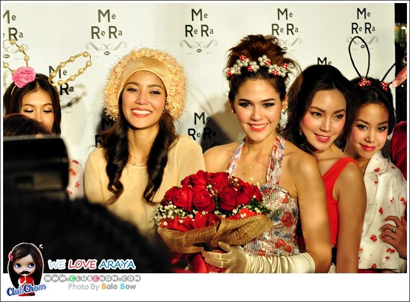 ชมพู่ อารยา ในงานเปิดตัวร้านเสื้อผ้าMeReRa ของเอมมี่ มรกต
