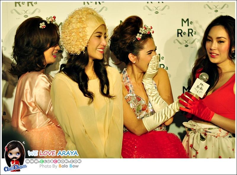 ชมพู่ อารยา ในงานเปิดตัวร้านเสื้อผ้าMeReRa ของเอมมี่ มรกต