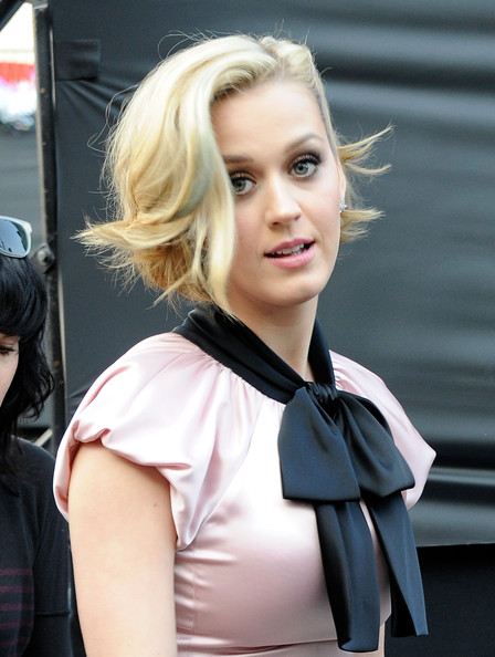 Katy Perry ได้ไปร่วมงานเปิดตัวน้ำหอม &ldquo;Meow!&rdquo; ที่ LA