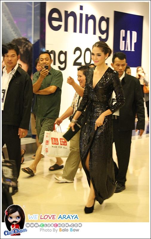 ชมพู่ อารยา รับรางวัล2สาขาในงานงาน 10 ปี HAMBURGER