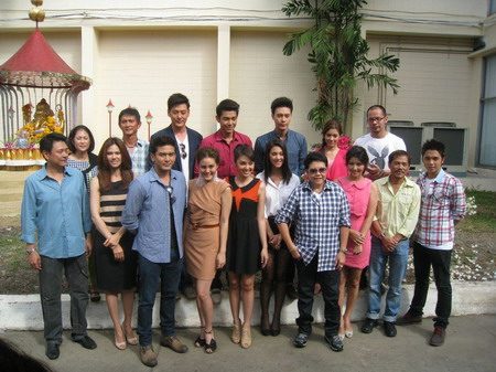 "เจนี่ - ป๋อ" บวงสรวงละครเรื่องใหม่"หงส์สะบัดลาย"