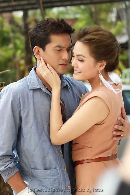 "เจนี่ - ป๋อ" บวงสรวงละครเรื่องใหม่"หงส์สะบัดลาย"
