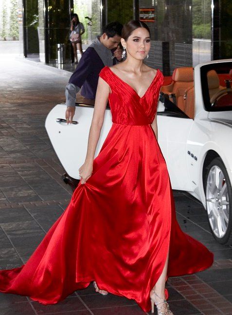 Best Dress รวมแฟชั่นสุดเก๋ของเหล่าคนดัง...