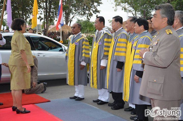 พิธีพระราชทานปริญญาบัตร มหาวิทยาลัยมหาสารคาม ประจำปี 2554
