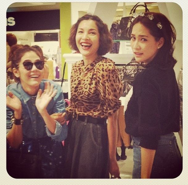 ภาพน่ารักๆของ หน่อย พลอย และ ชมพู่ อารยา