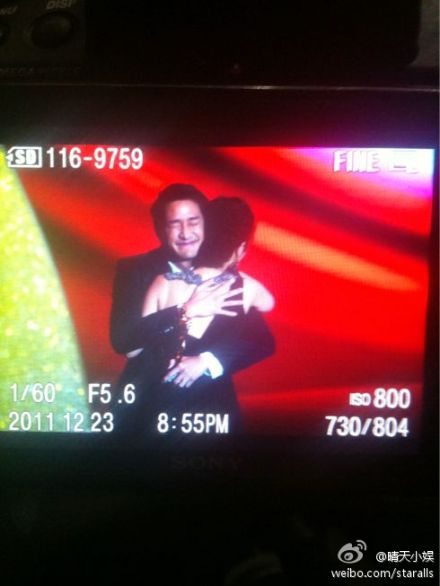 ยินดีกับ"ป้อง ณวัฒน์"ค่ะที่ได้รางวัลดารานำชายต่างประเทศยอดเยี่ยม((The Most Popular Foreign Actor)