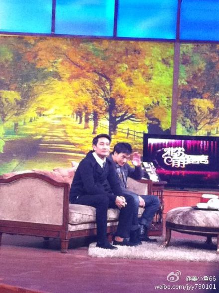 ยินดีกับ"ป้อง ณวัฒน์"ค่ะที่ได้รางวัลดารานำชายต่างประเทศยอดเยี่ยม((The Most Popular Foreign Actor)