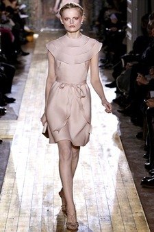 PARIS HAUTE COUTURE: VALENTINO SPRING 2011 COUTURE
