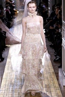 PARIS HAUTE COUTURE: VALENTINO SPRING 2011 COUTURE