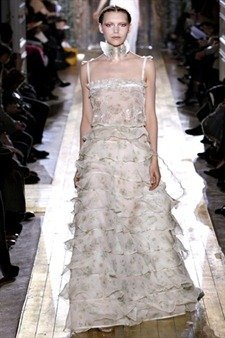 PARIS HAUTE COUTURE: VALENTINO SPRING 2011 COUTURE