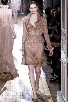 PARIS HAUTE COUTURE: VALENTINO SPRING 2011 COUTURE