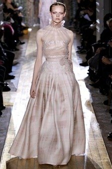 PARIS HAUTE COUTURE: VALENTINO SPRING 2011 COUTURE