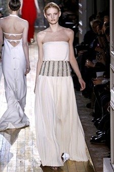 PARIS HAUTE COUTURE: VALENTINO SPRING 2011 COUTURE