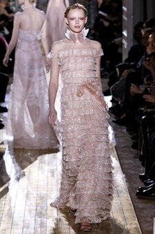 PARIS HAUTE COUTURE: VALENTINO SPRING 2011 COUTURE