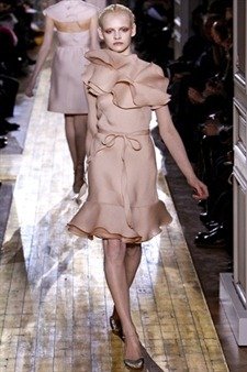 PARIS HAUTE COUTURE: VALENTINO SPRING 2011 COUTURE