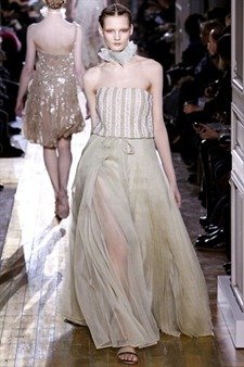 PARIS HAUTE COUTURE: VALENTINO SPRING 2011 COUTURE