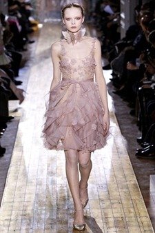 PARIS HAUTE COUTURE: VALENTINO SPRING 2011 COUTURE