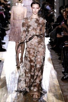 PARIS HAUTE COUTURE: VALENTINO SPRING 2011 COUTURE