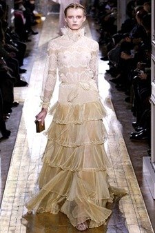 PARIS HAUTE COUTURE: VALENTINO SPRING 2011 COUTURE