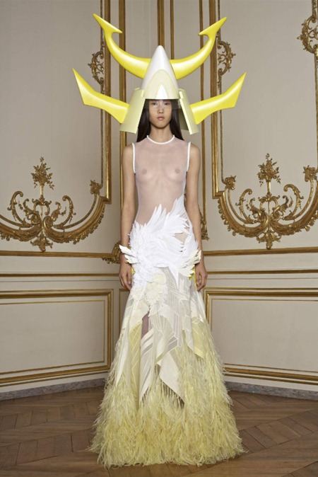 PARIS HAUTE COUTURE: GIVENCHY SPRING 2011 COUTURE