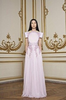 PARIS HAUTE COUTURE: GIVENCHY SPRING 2011 COUTURE