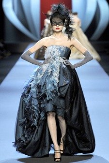 PARIS HAUTE COUTURE: DIOR SPRING 2011 COUTURE