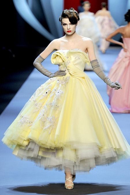 PARIS HAUTE COUTURE: DIOR SPRING 2011 COUTURE