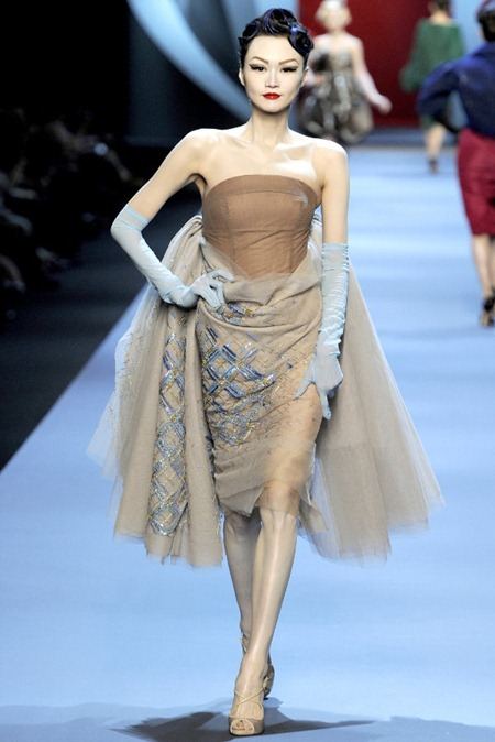 PARIS HAUTE COUTURE: DIOR SPRING 2011 COUTURE