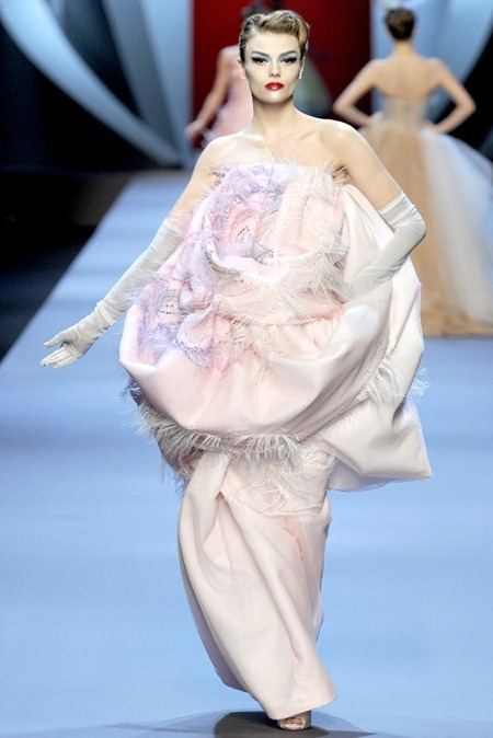 PARIS HAUTE COUTURE: DIOR SPRING 2011 COUTURE