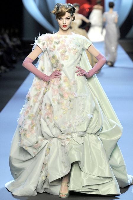 PARIS HAUTE COUTURE: DIOR SPRING 2011 COUTURE