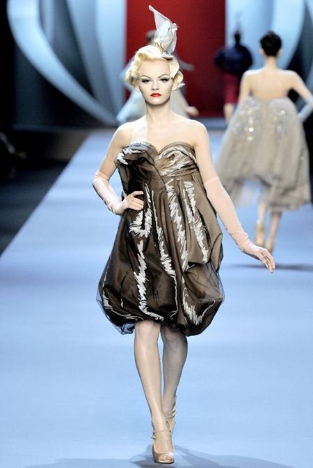 PARIS HAUTE COUTURE: DIOR SPRING 2011 COUTURE