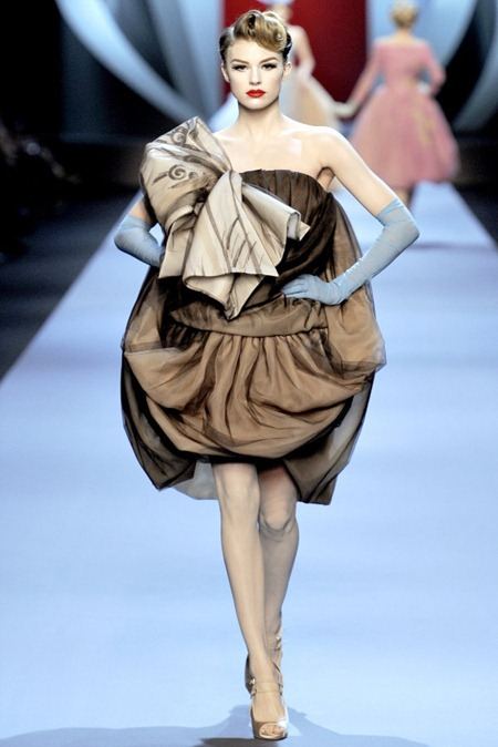 PARIS HAUTE COUTURE: DIOR SPRING 2011 COUTURE
