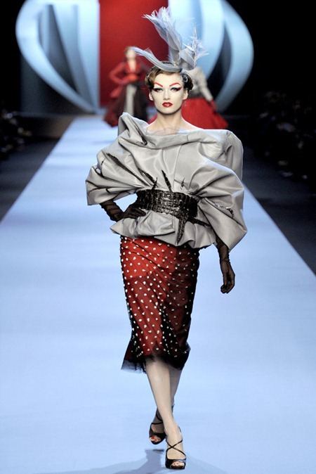 PARIS HAUTE COUTURE: DIOR SPRING 2011 COUTURE