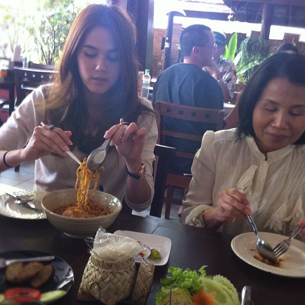 ชมพู่ อารยา กับครอบครัว