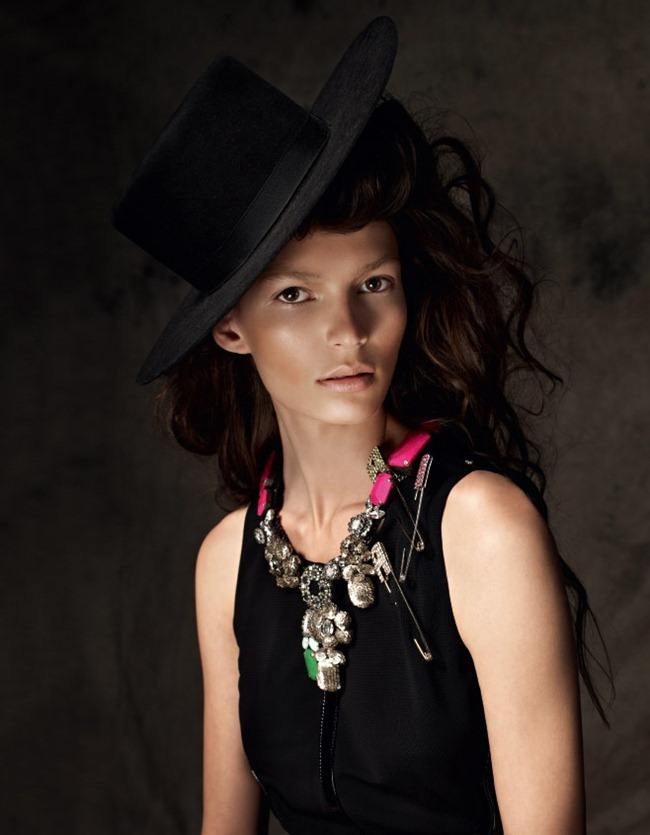 GLAMOUR POLAND: EMILIA NAWARECKA BY PHOTOGRAPHER MARCIN TYSZKA