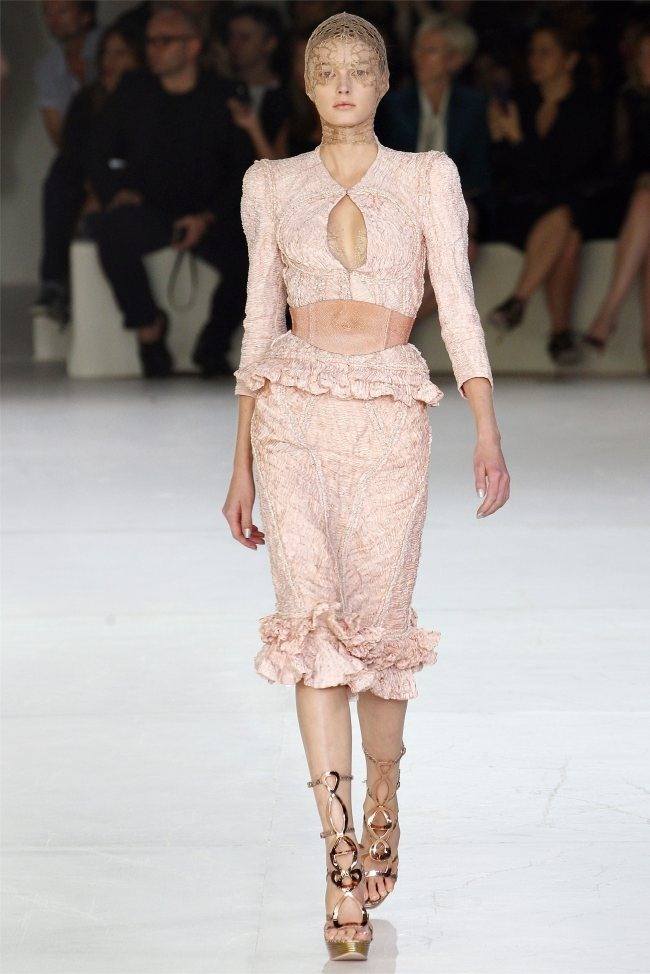 PARIS FASHION WEEK: ALEXANDER MCQUEEN SPRING 2012