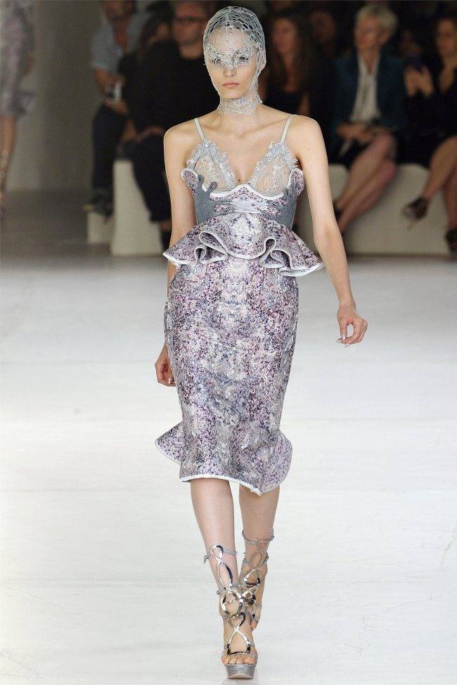 PARIS FASHION WEEK: ALEXANDER MCQUEEN SPRING 2012