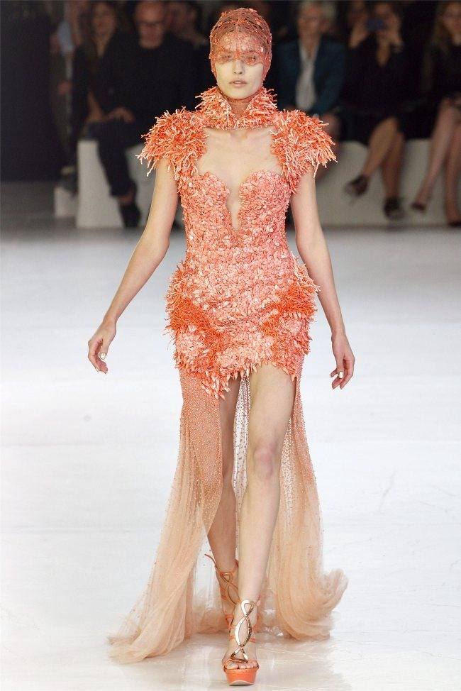 PARIS FASHION WEEK: ALEXANDER MCQUEEN SPRING 2012