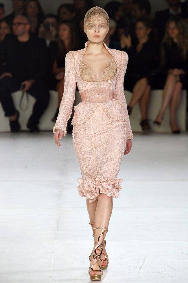PARIS FASHION WEEK: ALEXANDER MCQUEEN SPRING 2012